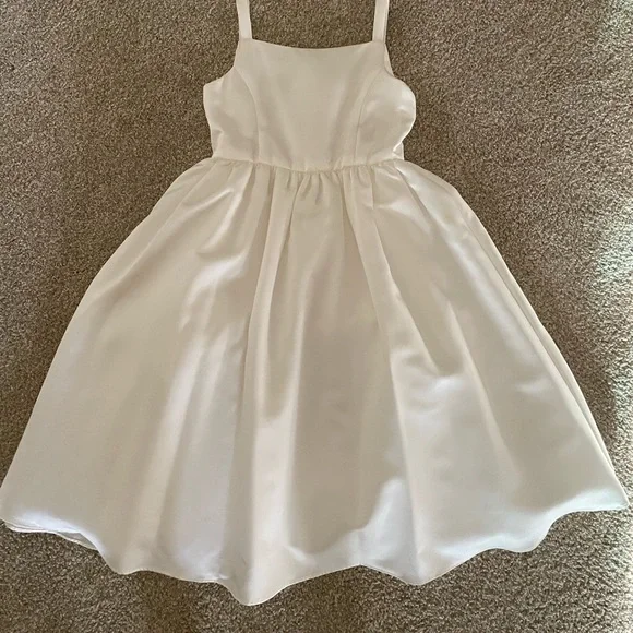 Flower girl dress with removable sash - Picture 6 of 7